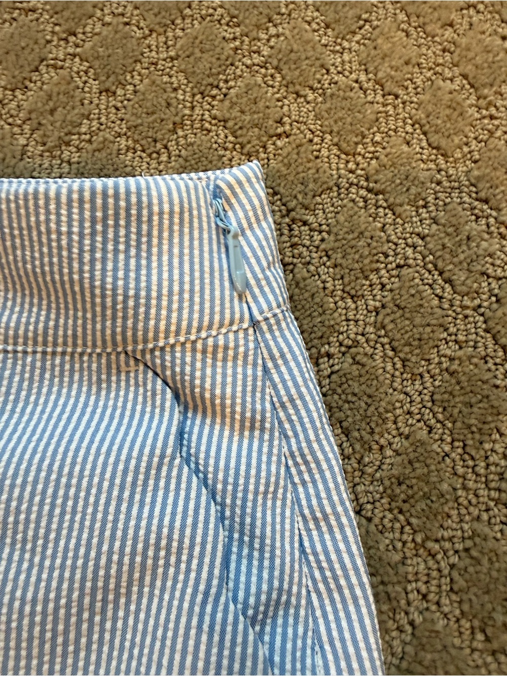 Vineyard Vines White and Light Blue Striped Scalloped Hem Mini Skirt - Picture 4 of 6